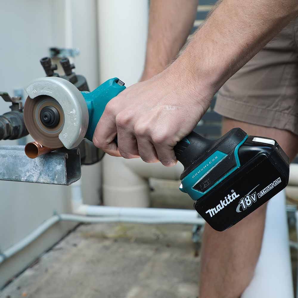 MAKITA 18V Brushless 76mm Compact Cut Off Saw Skin DMC300Z