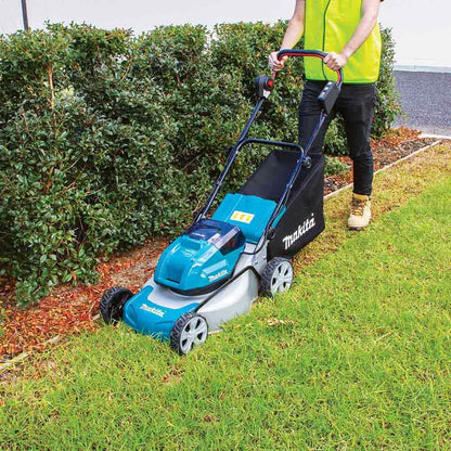 MAKITA 36V (18Vx2) 2 x 6.0Ah 460mm Lawn Mower Kit DLM464PG2