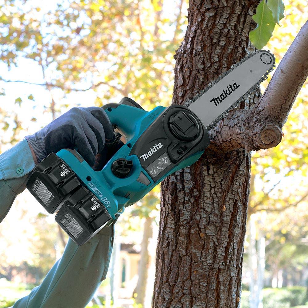 MAKITA 36V (18Vx2) 2 x 5.0Ah 300mm Chainsaw Kit DUC302PT2
