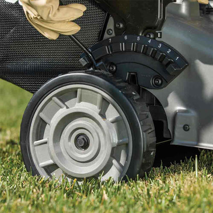 MAKITA 40V Max 480mm Self Propelled Lawn Mower Skin LM001GZ02