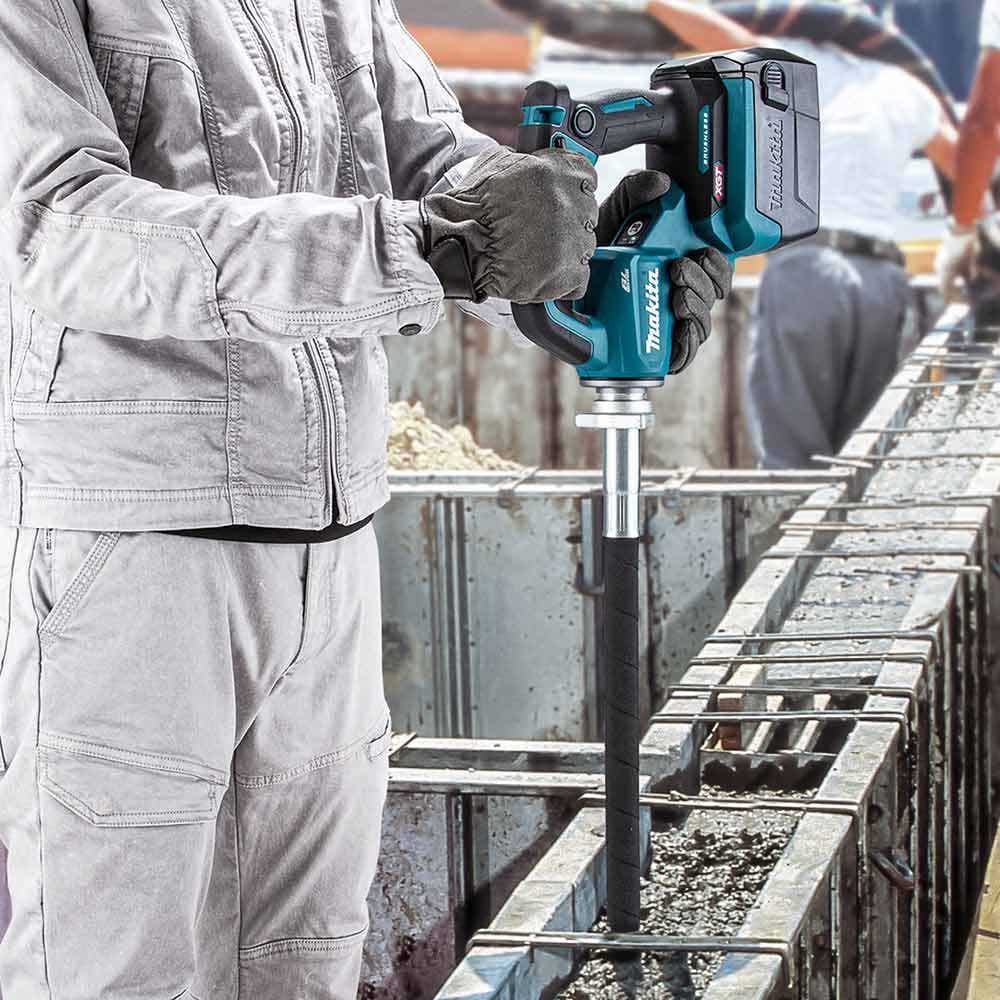 MAKITA 40V Max XGT 1200mm Concrete Vibrator Skin VR004GZ