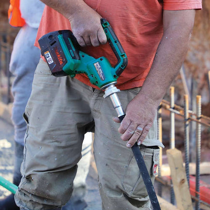 MAKITA 40V Max XGT 1200mm Concrete Vibrator Skin VR004GZ