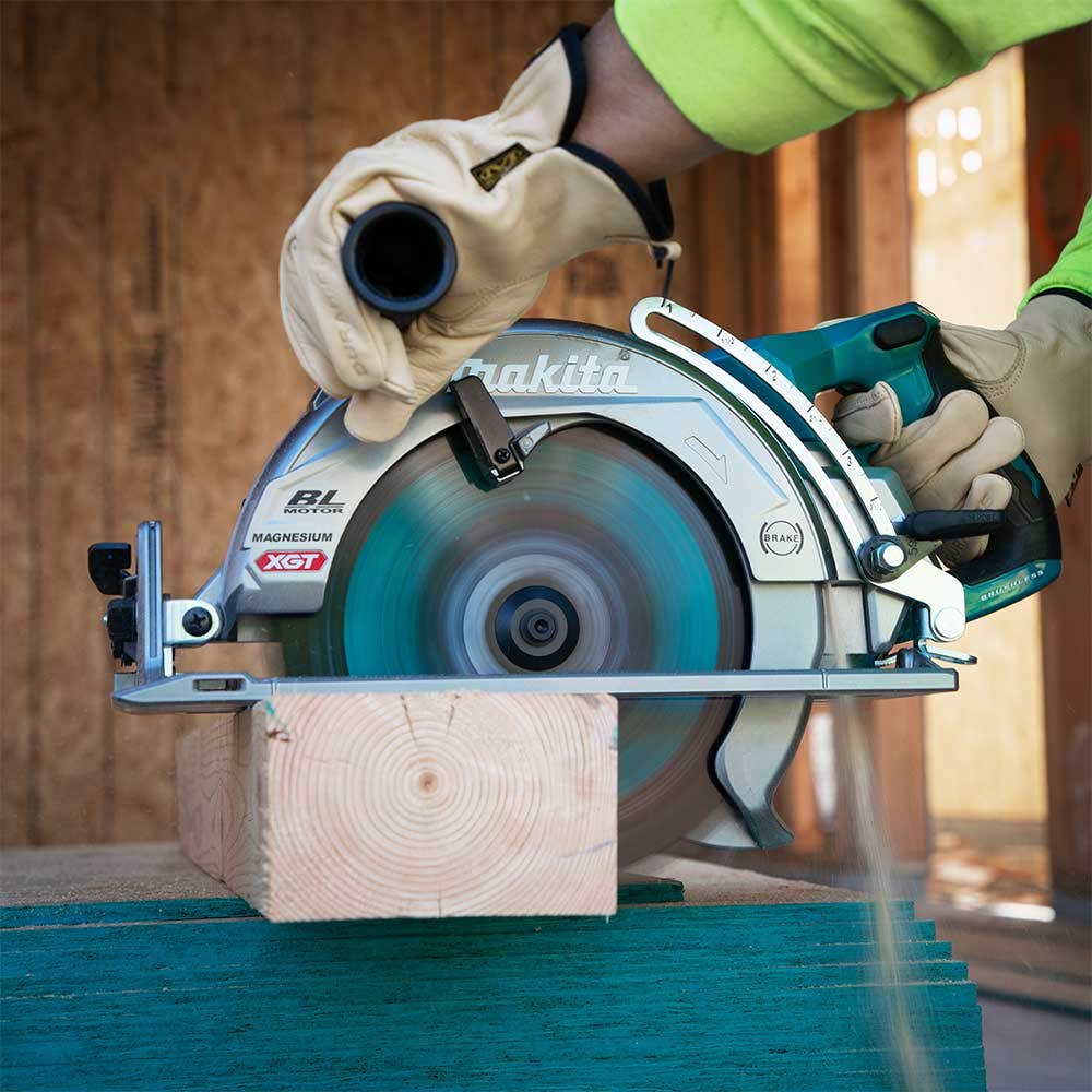 MAKITA 40V Max XGT Brushless 260mm Rear Handle Circular Saw Skin RS002GZ