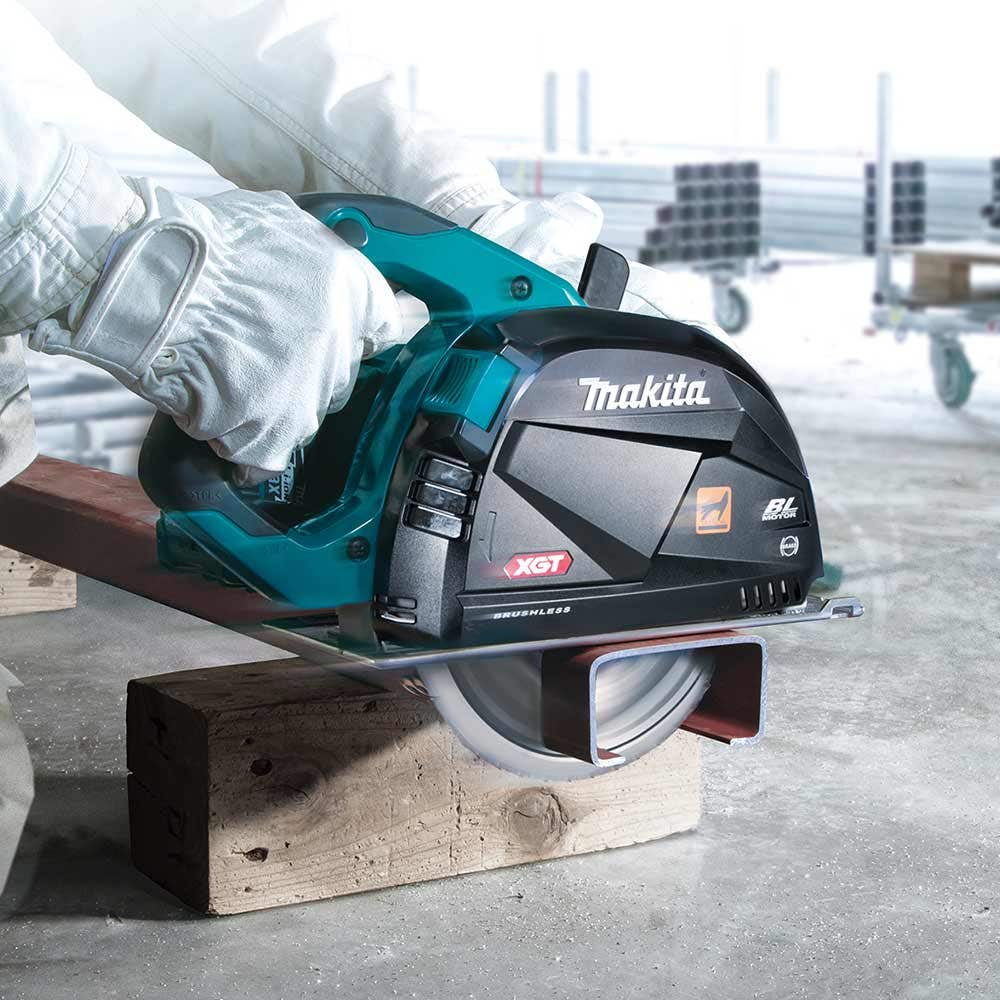 MAKITA 40V Max XGT Brushless 185mm Metal Cut Saw Skin CS002GZ