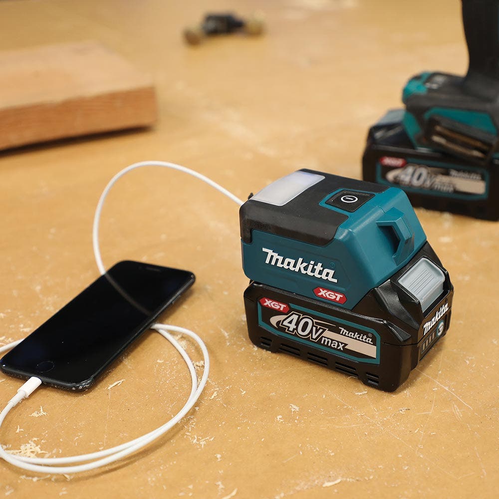 MAKITA 40V Max XGT LED Compact Flashlight Skin ML011G