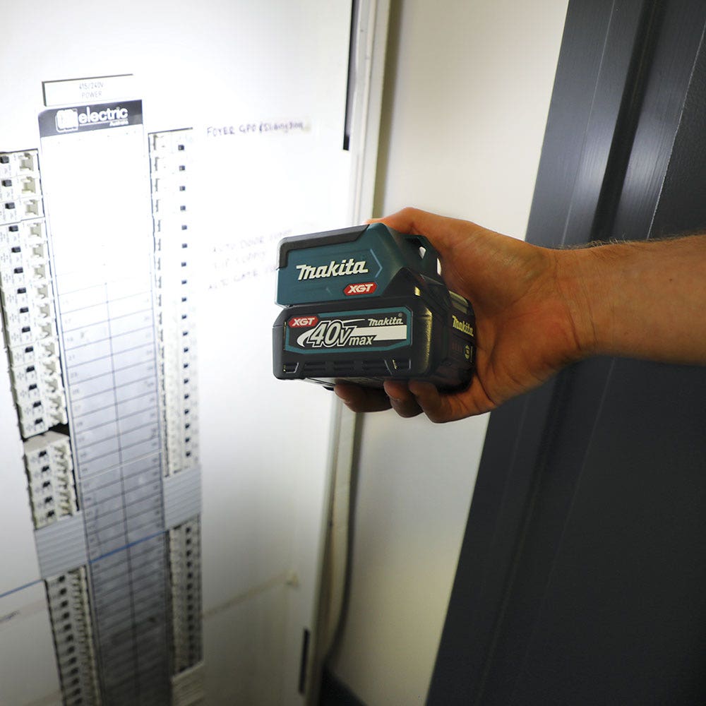 MAKITA 40V Max XGT LED Compact Flashlight Skin ML011G