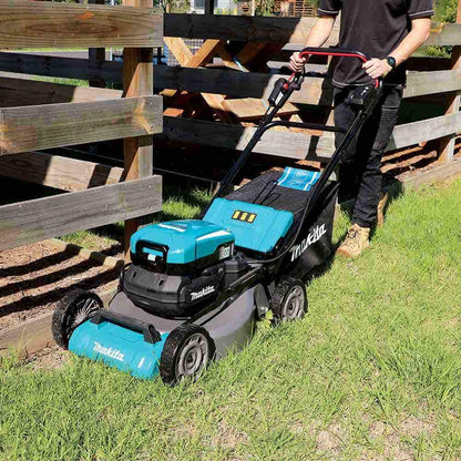 MAKITA 534mm Brushless Self-Propelled Lawn Mower Kit LM001CX3