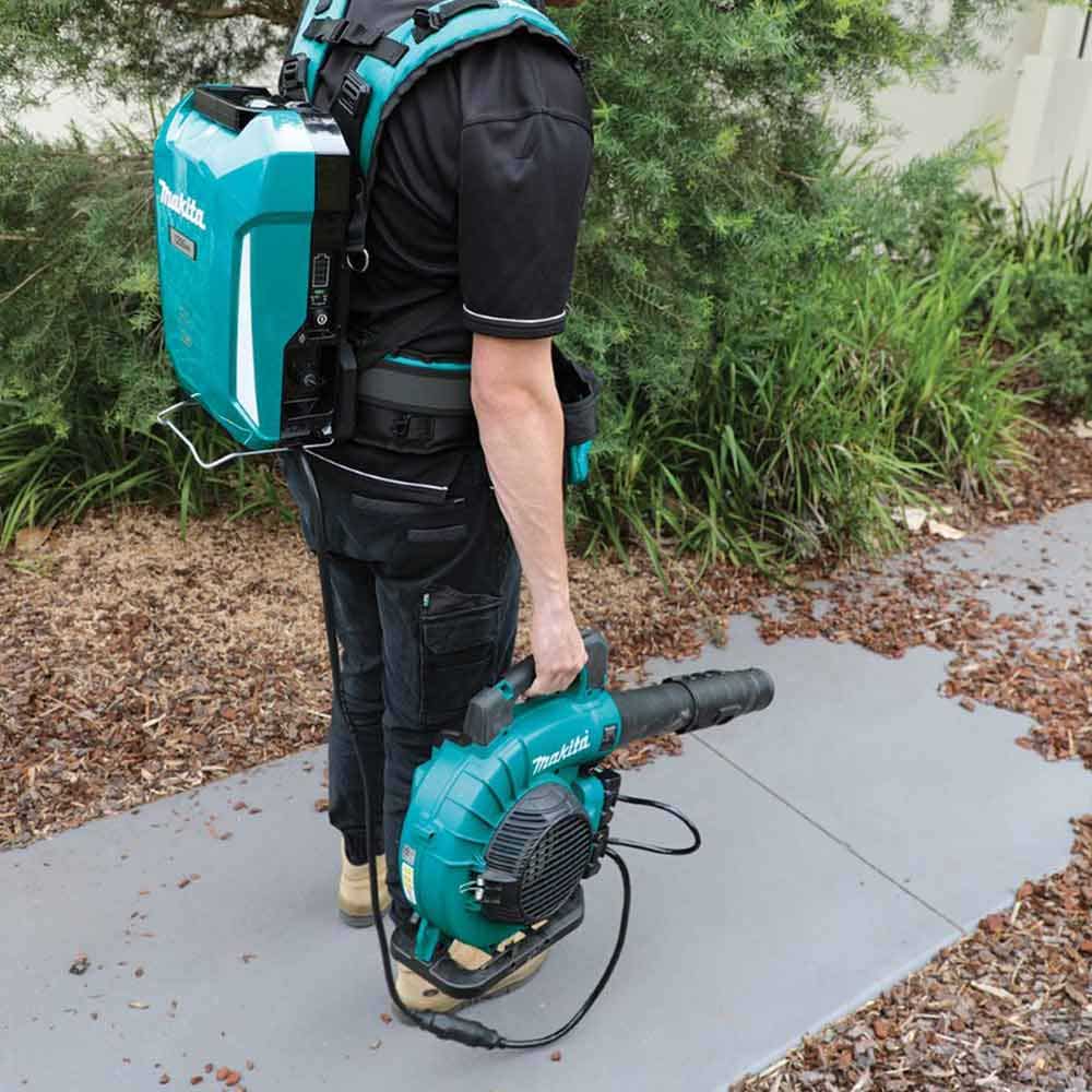 MAKITA Portable Power Supply Kit with Charger and 18Vx2 Adaptor PDC1200A01