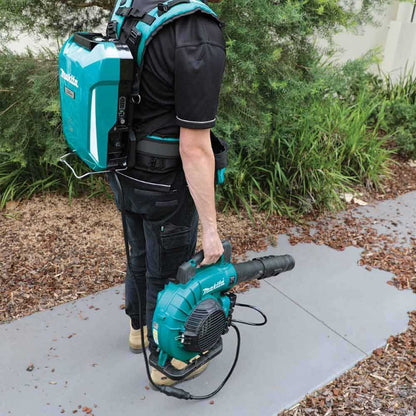 MAKITA Portable Power Supply Kit with Charger and 18Vx2 Adaptor PDC1200A01