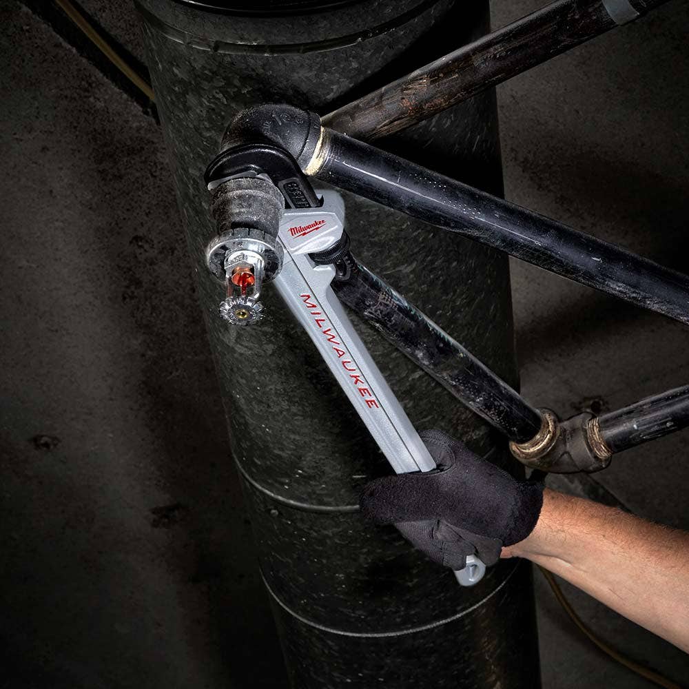 MILWAUKEE 10 (254mm) Aluminium Pipe Wrench w POWERLENGTH Handle 48227213