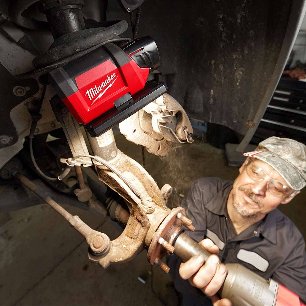 MILWAUKEE 12V Pivoting Area Light Skin M12PAL-0