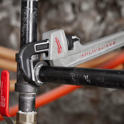 MILWAUKEE 14 (355mm) Aluminium Pipe Wrench w POWERLENGTH Handle 48227215