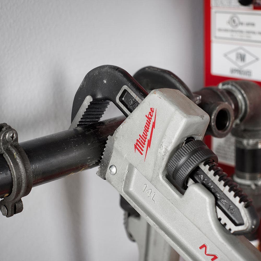 MILWAUKEE 14 (355mm) Aluminium Pipe Wrench w POWERLENGTH Handle 48227215