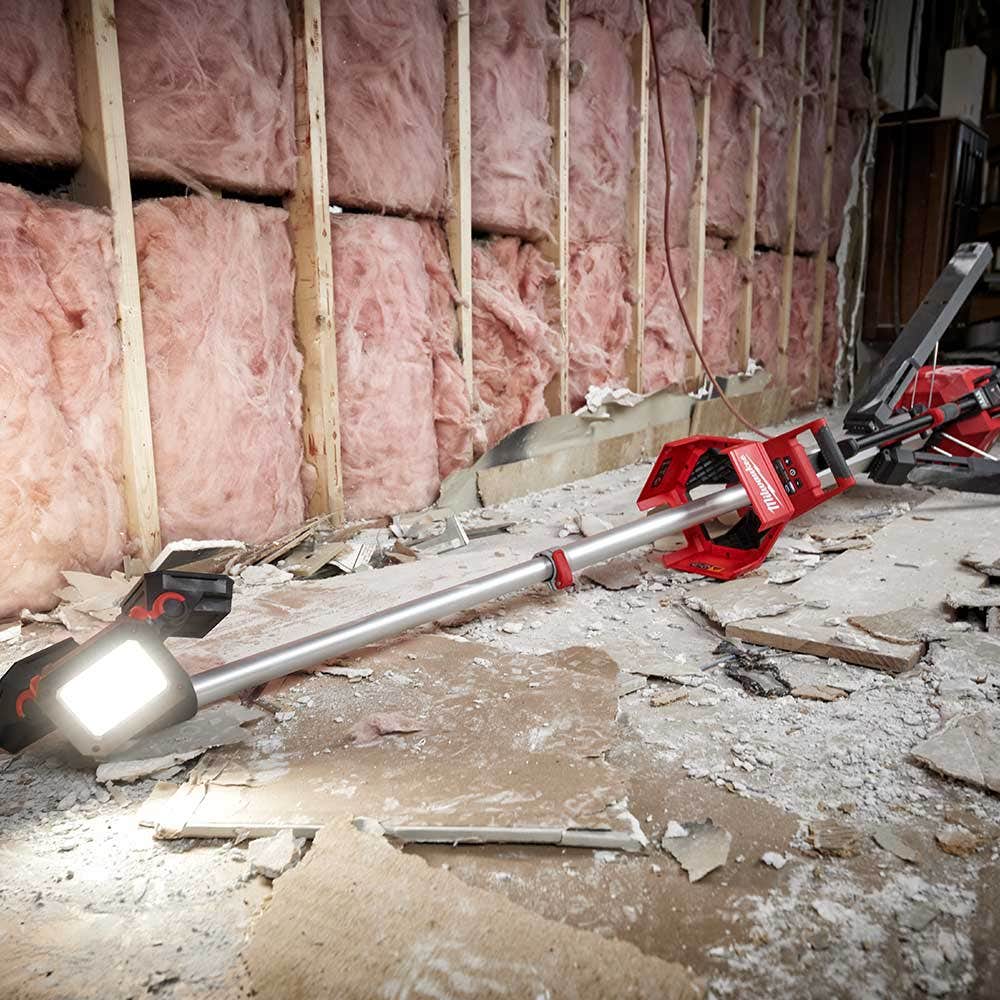 MILWAUKEE 18V/240V High Output Stand Area Light/Charger M18HOSALC-0