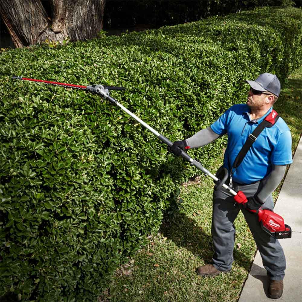 MILWAUKEE 18V Articulating Hedge Trimmer Attachment M18FOPH-HTA