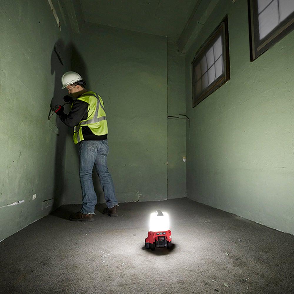 MILWAUKEE 18V Compact Site Light w. Flood Mode M18TAL-0