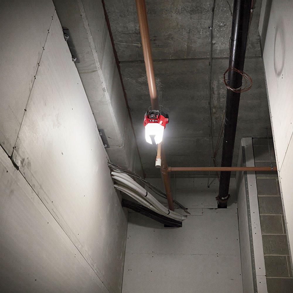MILWAUKEE 18V Compact Site Light w. Flood Mode M18TAL-0