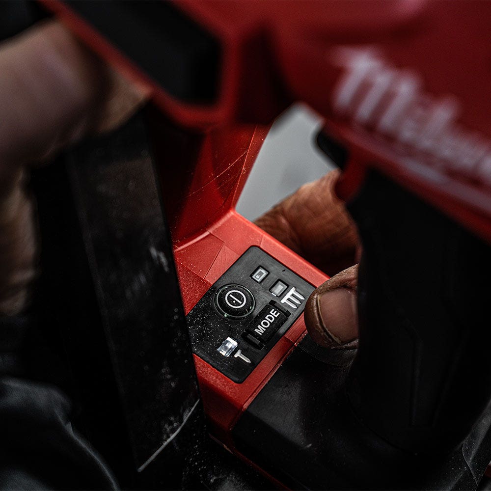 MILWAUKEE 18V FUEL 15 GAUGE 34 Degree Angled Finishing Nailer Skin M18FN15GA-0C