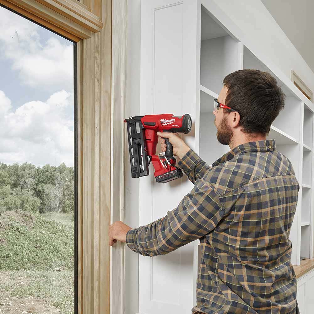 MILWAUKEE 18V FUEL 16 Gauge 20 Degree Angled Finishing Nailer Skin M18FN16GA-0C