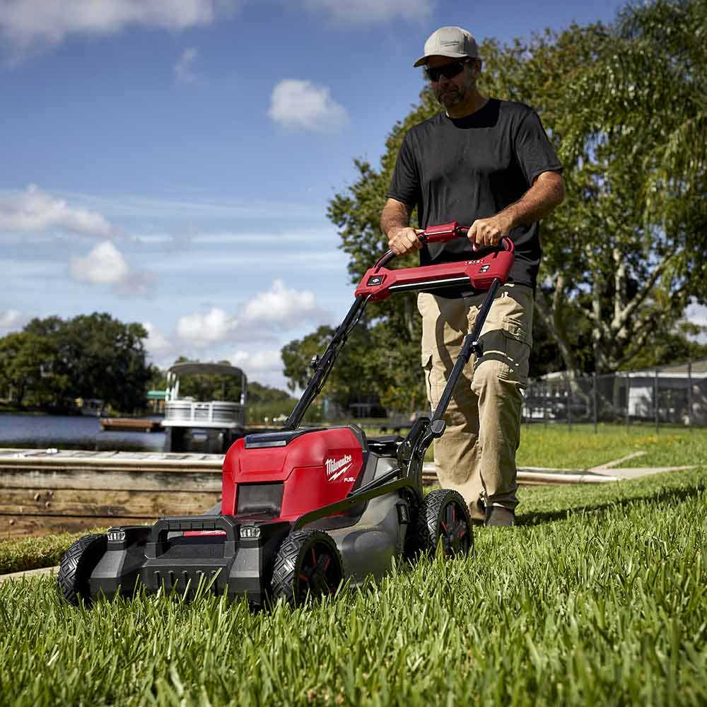 MILWAUKEE 18V FUEL 21inch (533mm) Self-Propelled Dual Battery Lawn Mower Skin M18F2LM210