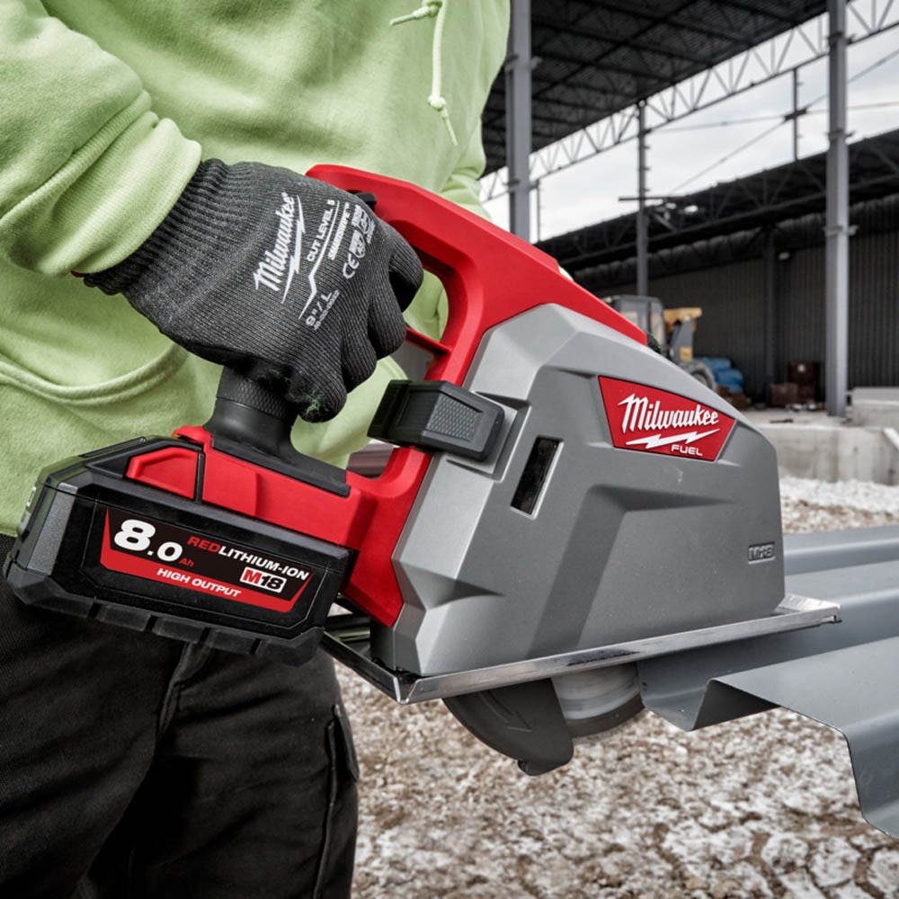 MILWAUKEE 18V FUEL 203mm Metal Cutting Circular Saw Skin M18FMCS66-0