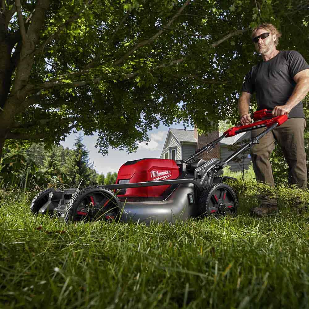 MILWAUKEE 18V FUEL 21inch (533mm) Self-Propelled Dual Battery Lawn Mower Skin M18F2LM210