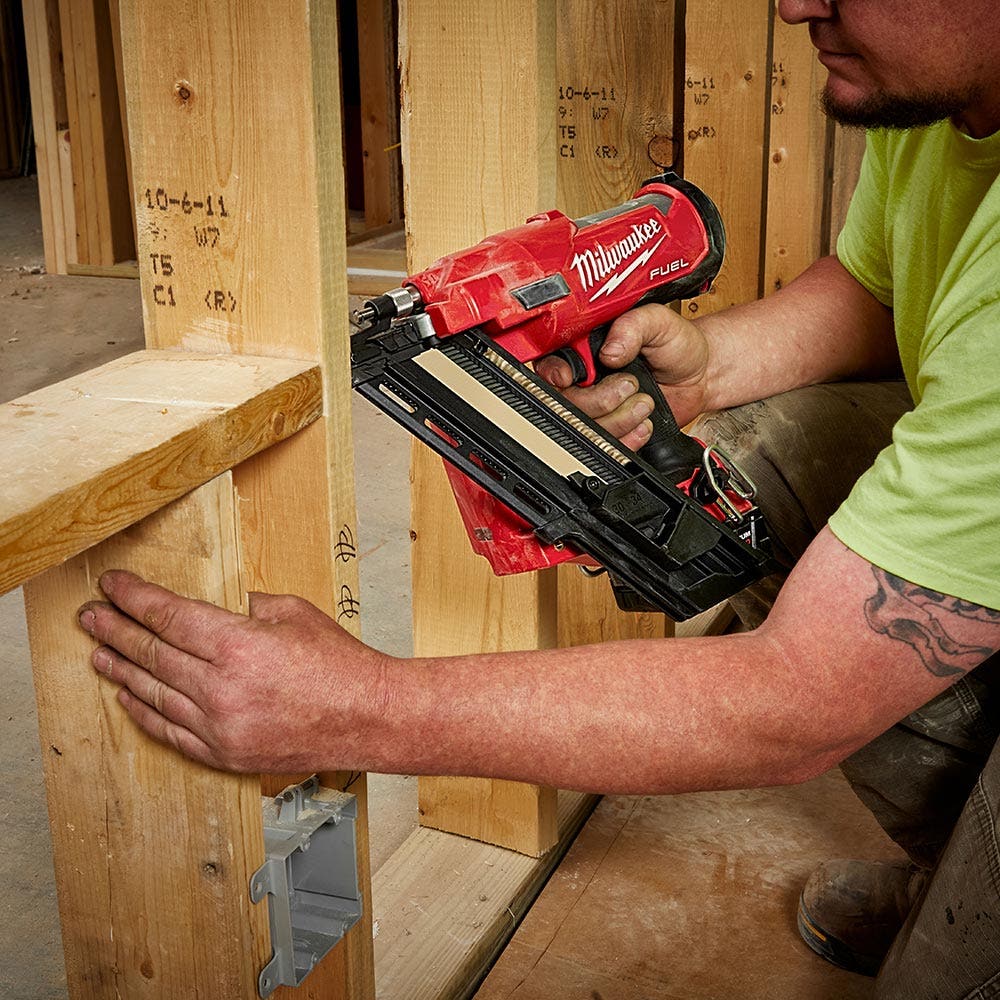 MILWAUKEE 18V FUEL 30-34 Degree Framing Nailer Skin M18FFN0C