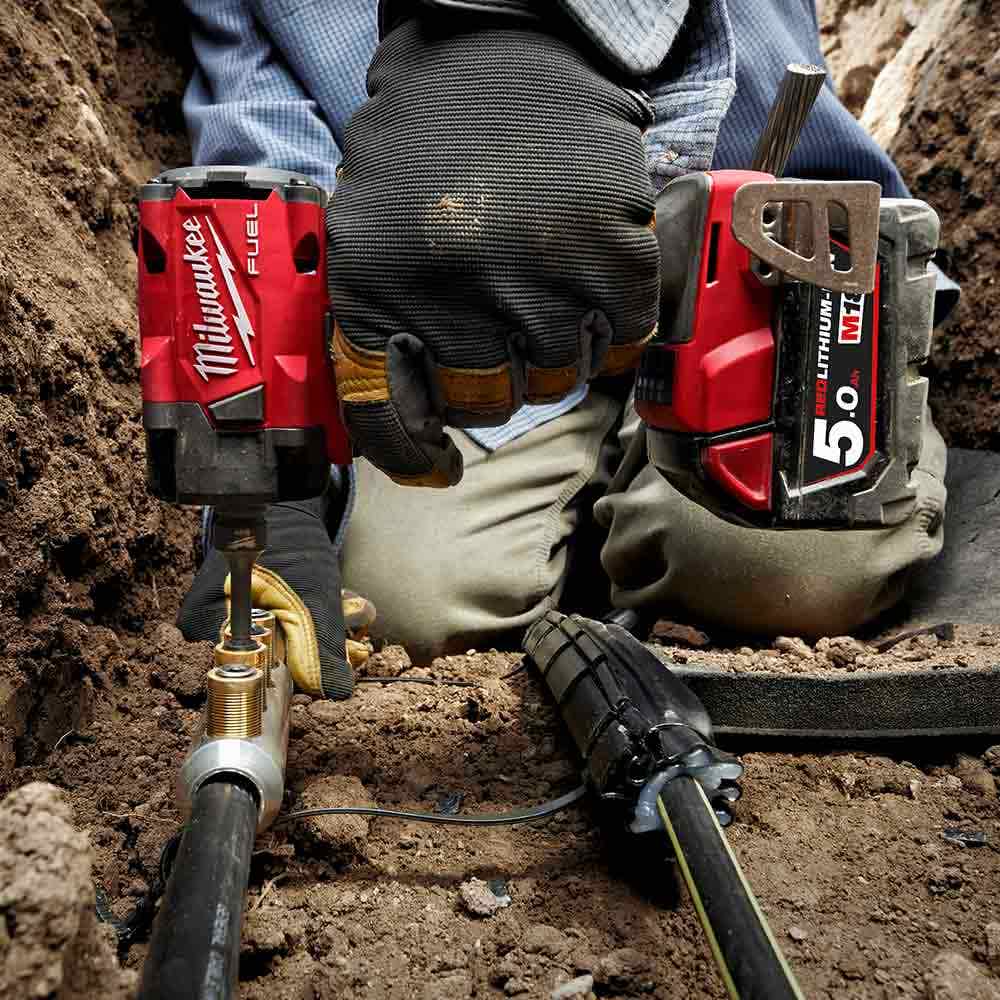 MILWAUKEE 18V FUEL Brushless 1 2inch Compact Impact Wrench w. Pin Detent Skin M18FIW2P12-0