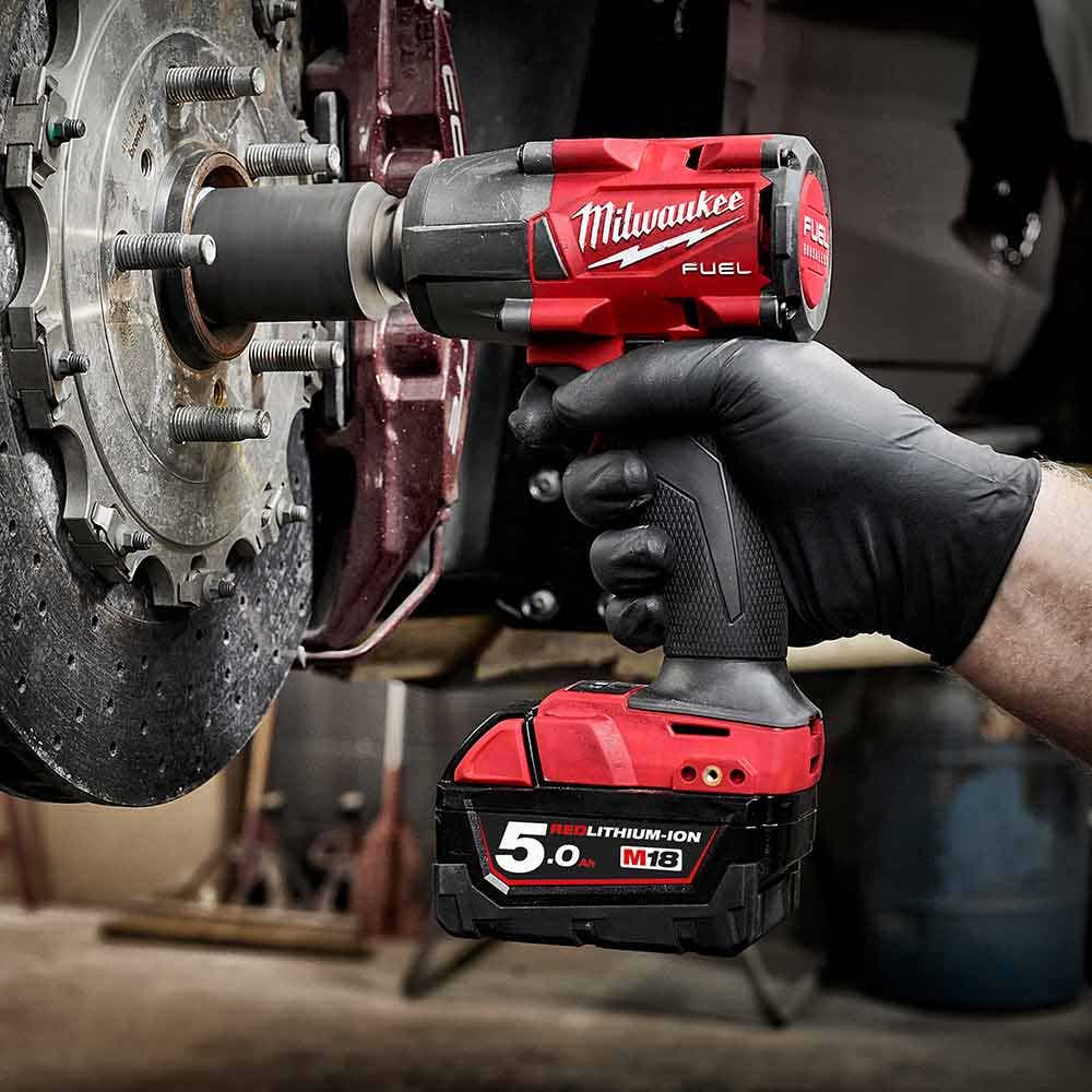 MILWAUKEE 18V FUEL Brushless 1 2inch Compact Impact Wrench w. Pin Detent Skin M18FIW2P12-0