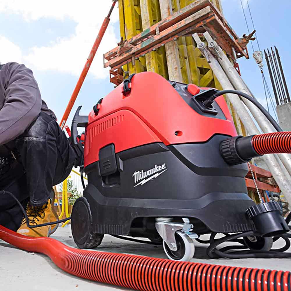 MILWAUKEE 240 30L M-Class Industrial Dust Extractor with Auto Clean AS30MAC