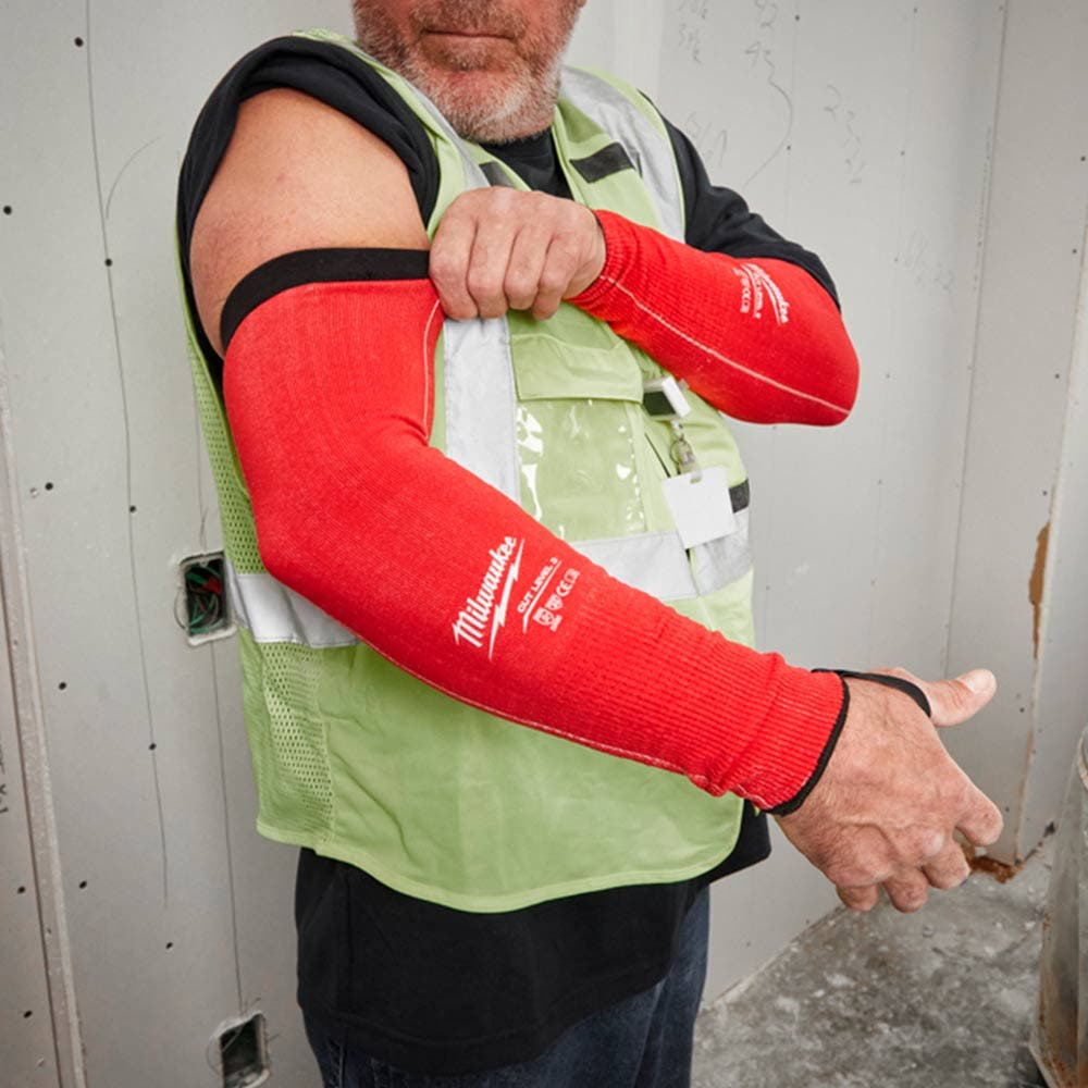 MILWAUKEE 40cm 16 Cut Resistant Sleeves 48739030