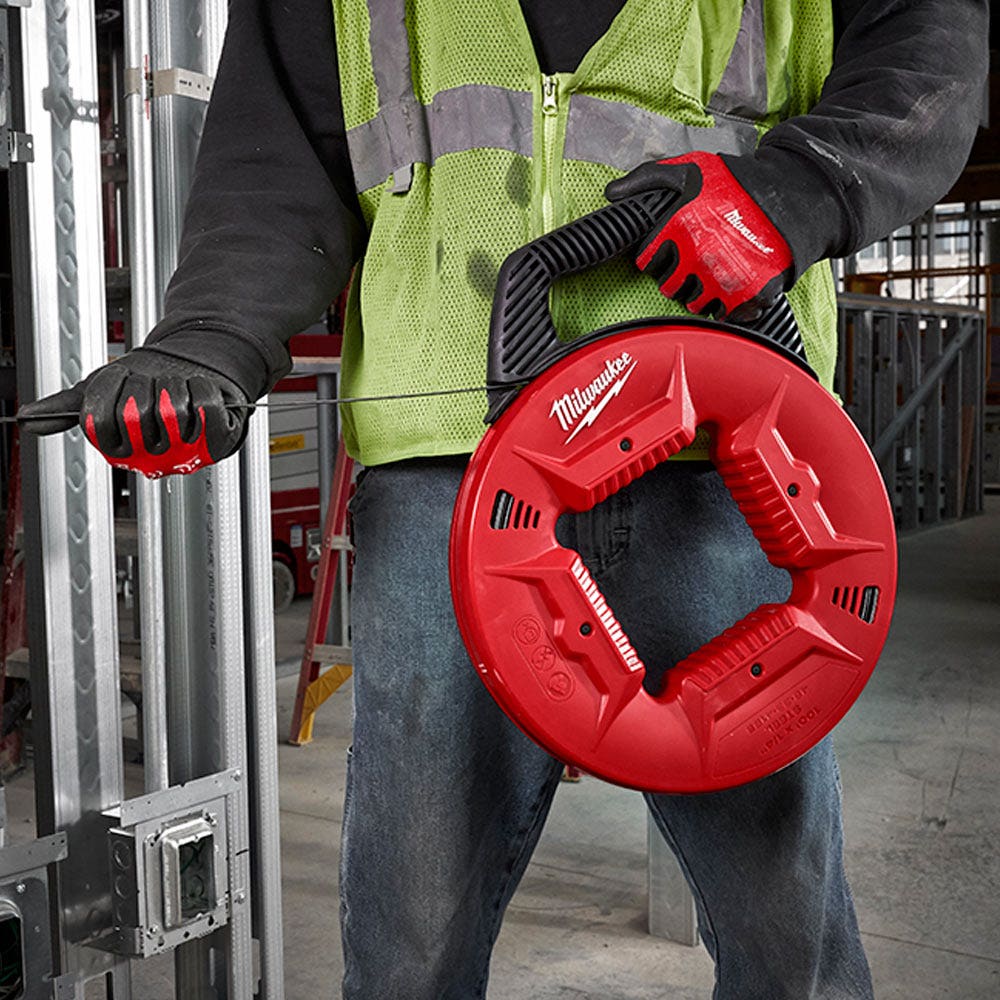 MILWAUKEE 6.4mm x 30m/100ft Steel Fish Tape 48224185
