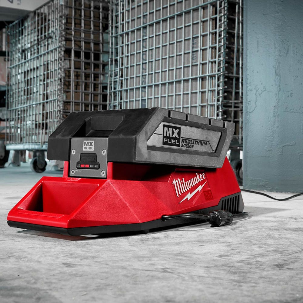 MILWAUKEE MX FUEL Charger MXFC