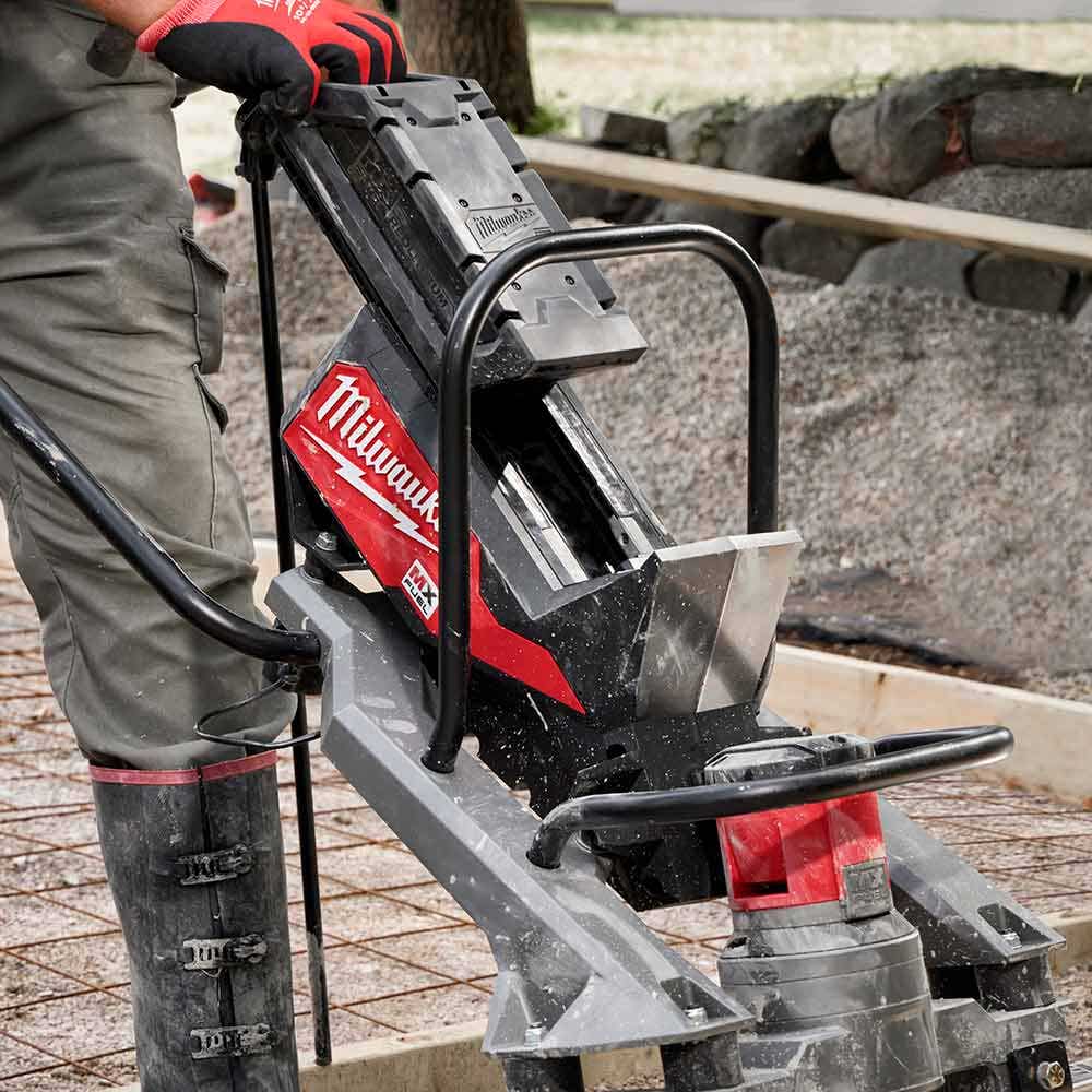 MILWAUKEE MX FUEL Powered Screed Concrete MXFPSC-0