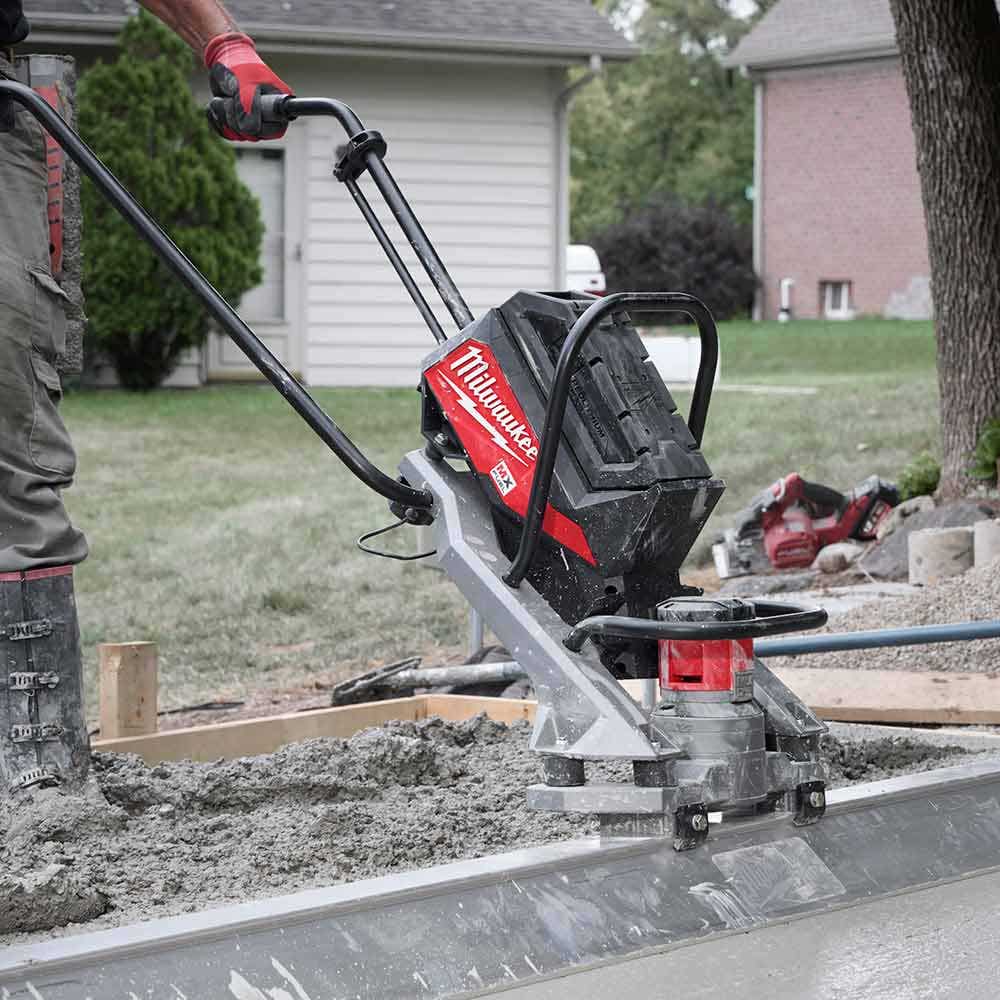 MILWAUKEE MX FUEL Powered Screed Concrete MXFPSC-0