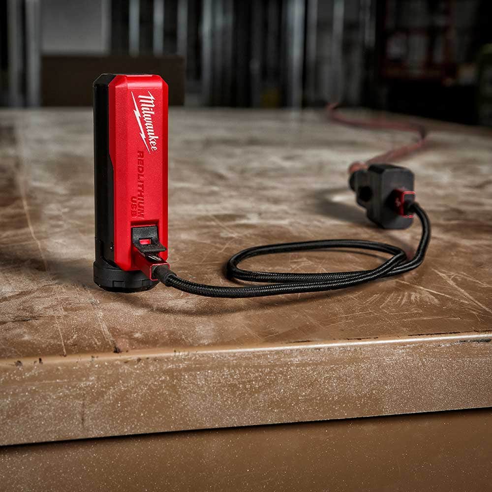 MILWAUKEE REDLITHIUM USB Rechargeable Portable Power Source and Charger Kit L4PPS301