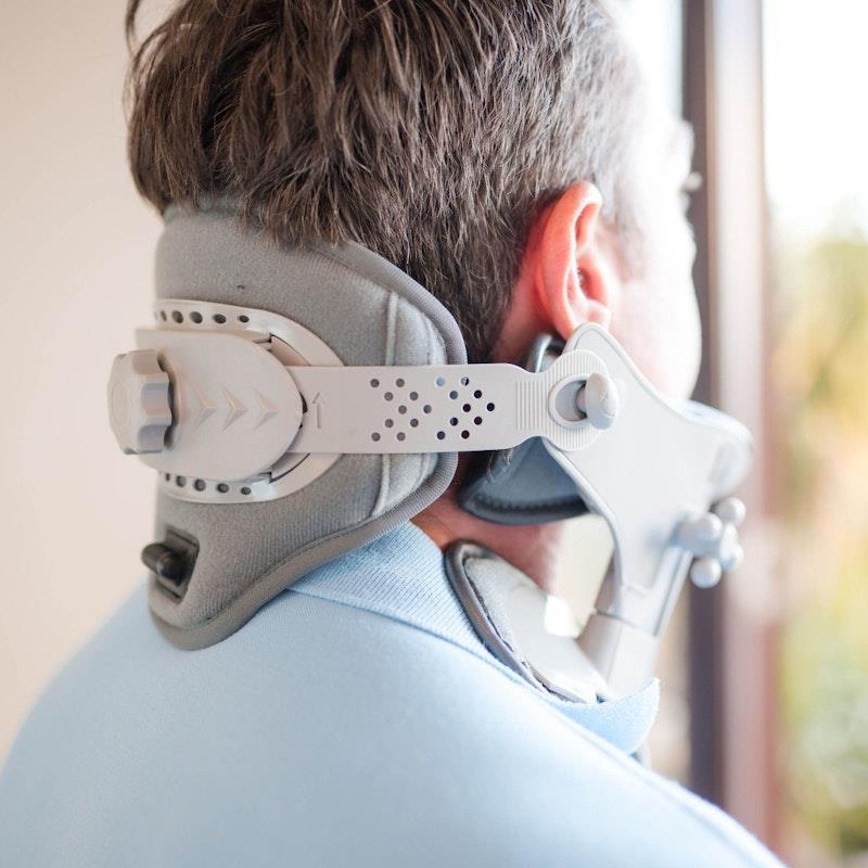 Caremax Thermal Cervical Collar Traction Brace with Heat Pad - Adjustable - 1 Unit