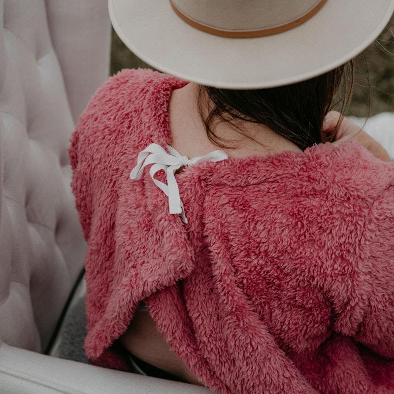 BHOOMI Feeding Blanket in Plum - Cozy Comfort for Moms