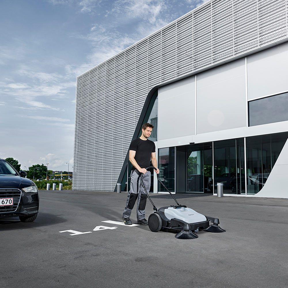 NILFISK 38L Manual Sweeper SW250 50000494