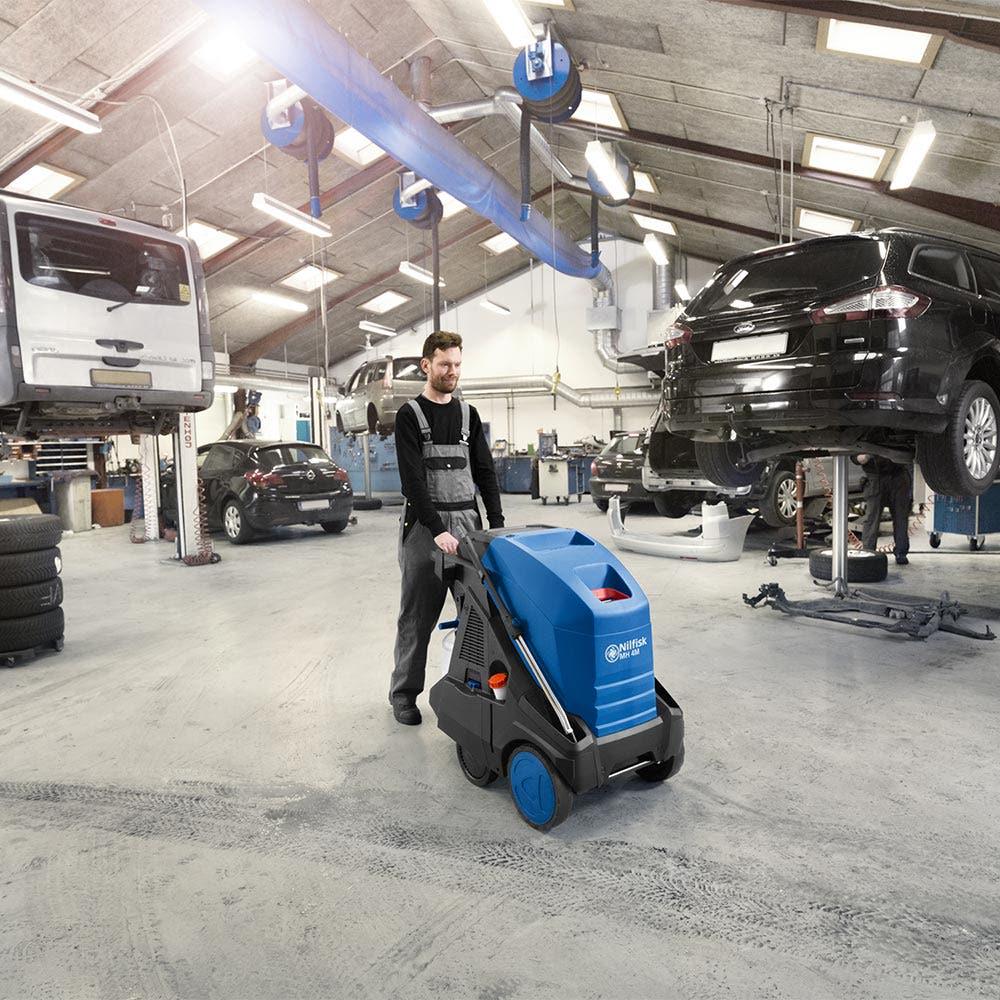 NILFISK 6100W 2900psi 16.0L min Hot Pressure Washer 107146934