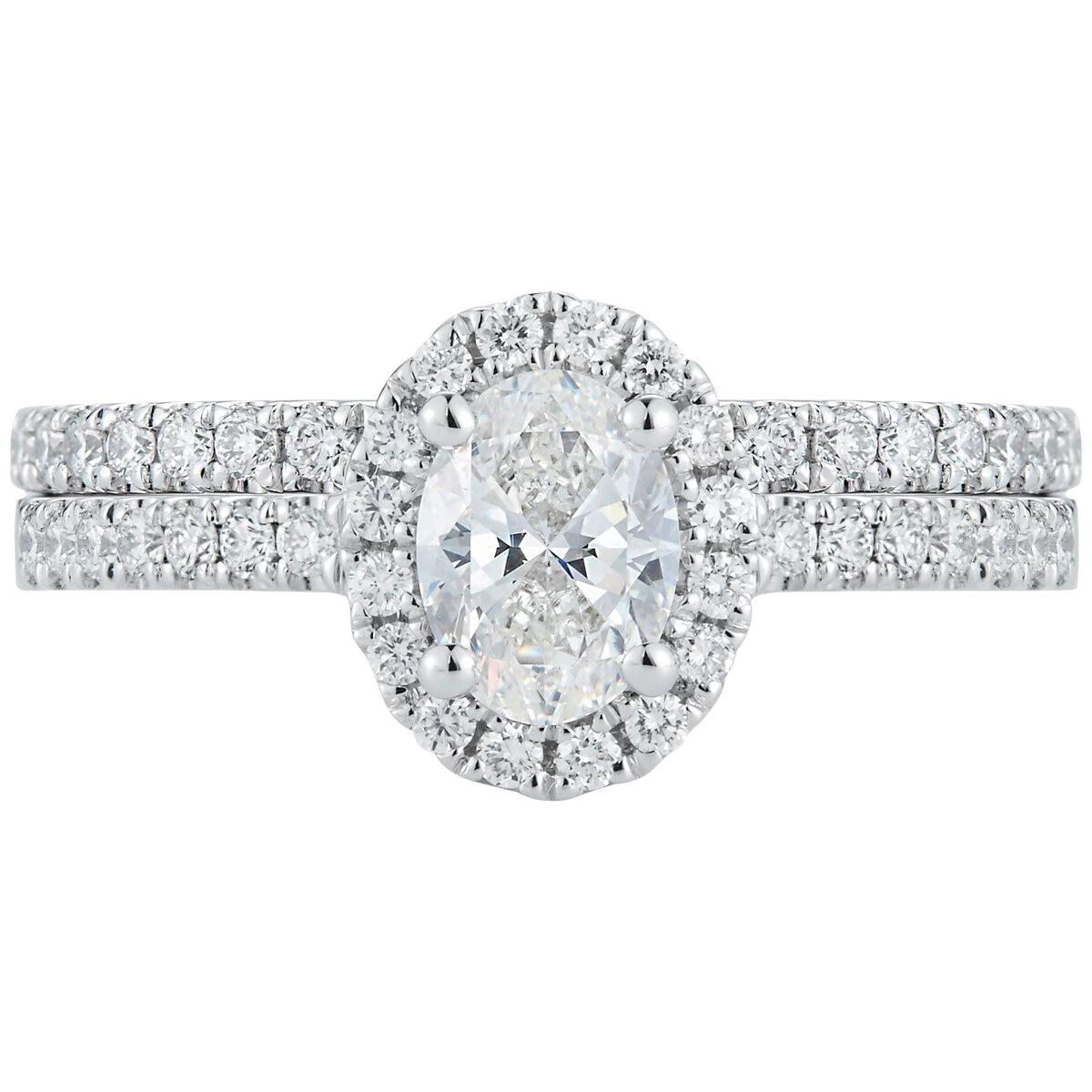 Platinum 1.14ctw Diamond Bridal Set 0.70ctw Oval Centre