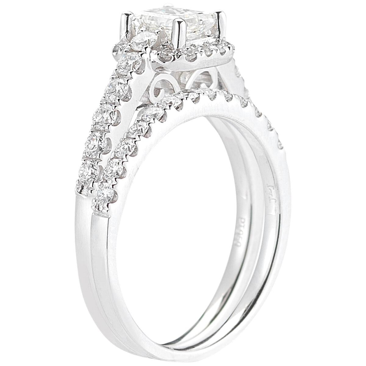 Platinum 1.42ctw Diamond Bridal Set 0.72ctw Centre