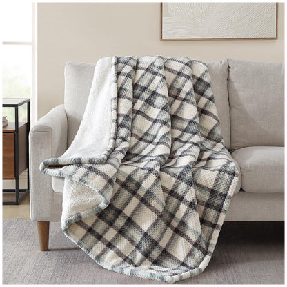 Sutton Place Thermatec Self Warming Throw Blanket 152 x 177 cm Light Grey