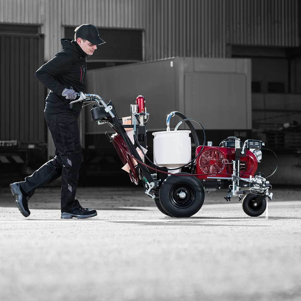 TITAN PowrLiner 3500 Airless Linemarker 537015