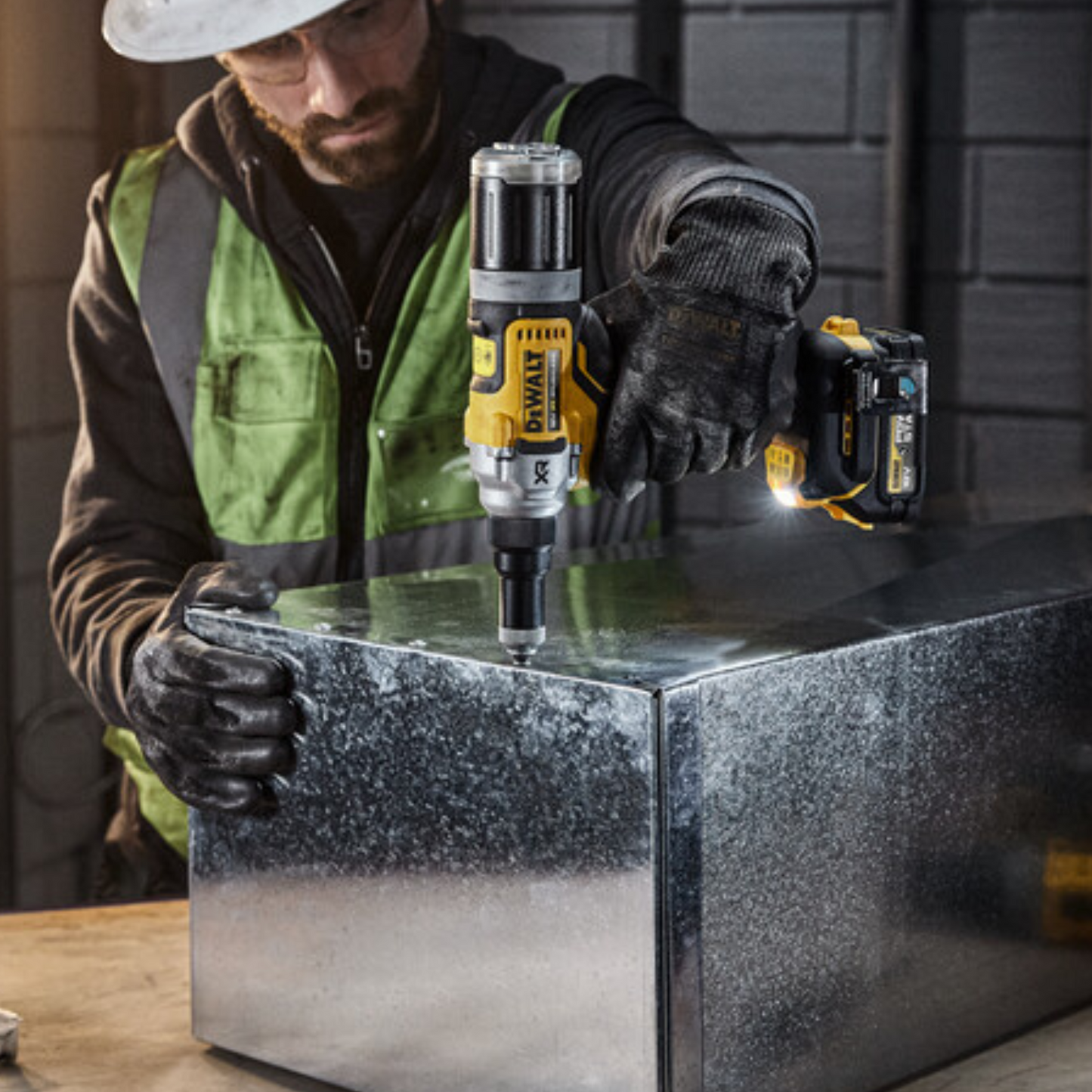 DeWalt Rivet Gun - 18V - 6.4mm