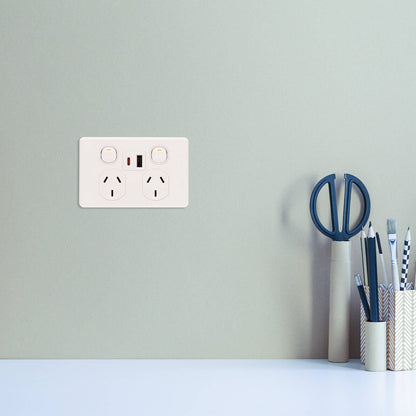 Deta x6 Double Power Point with USB A+C - White