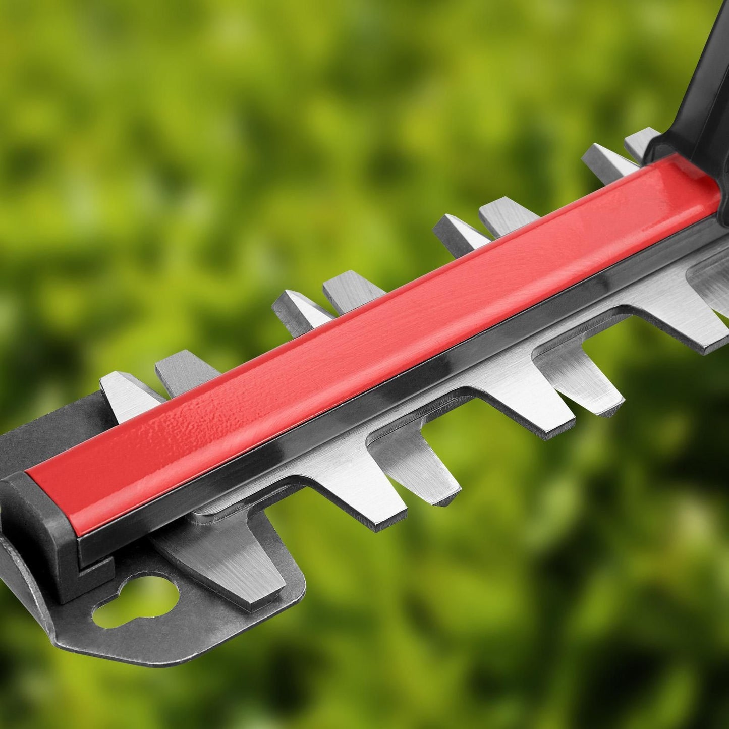 Ozito Cordless Hedge Trimmer - 650mm