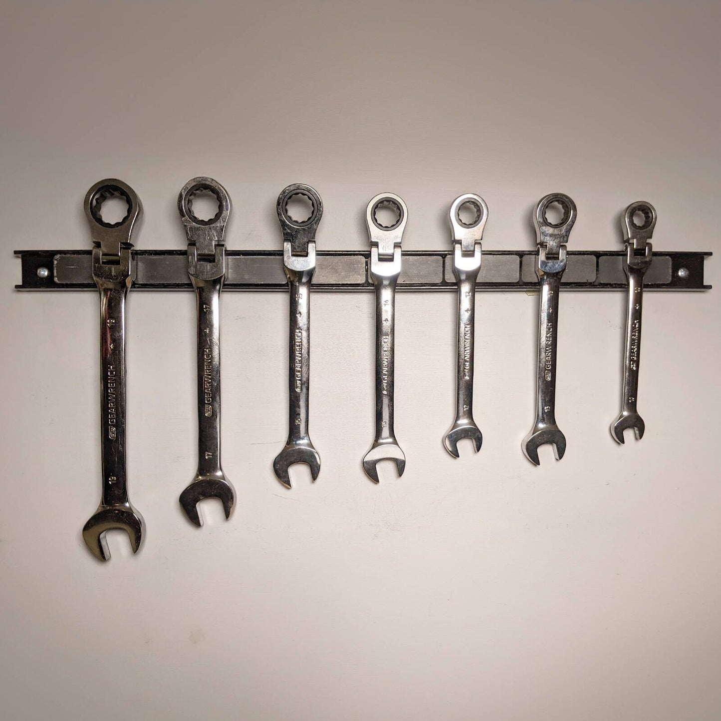 Everhang Magnetic Tool Holder - 460 x 24mm