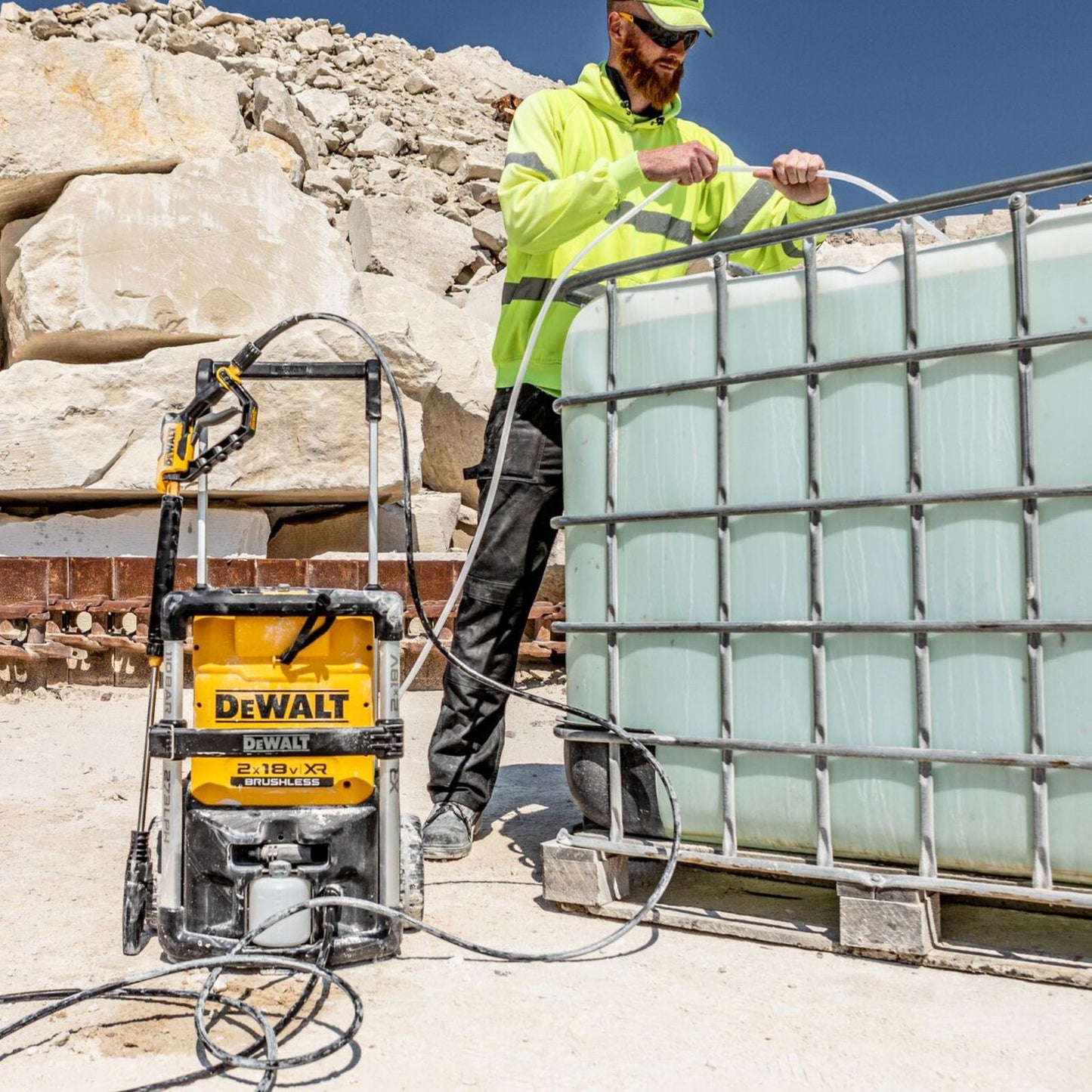DeWALT Pressure Washer - 2 x 18V - 1600 PSI - Skin Only