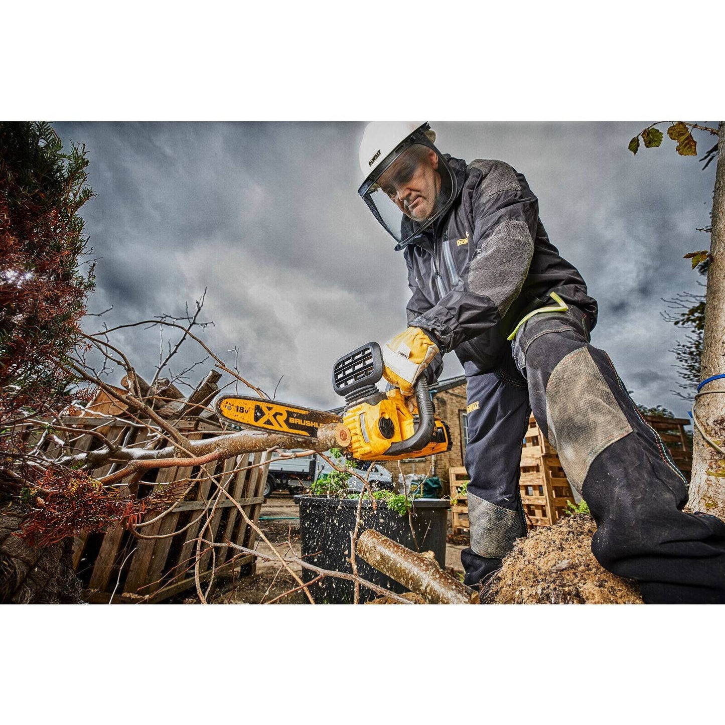 Dewalt Brushless Chainsaw Kit - 18V - 5Ah - 300mm